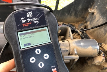  The GPT tuning tool in use on a Kubota SVL75-2